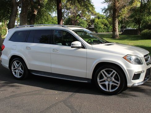 Used 2015 Mercedes-Benz GL 550 4MATIC image 54
