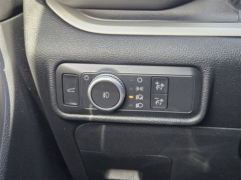 Used 2021 Ford Explorer XLT w/ Equipment Group 202A image 23