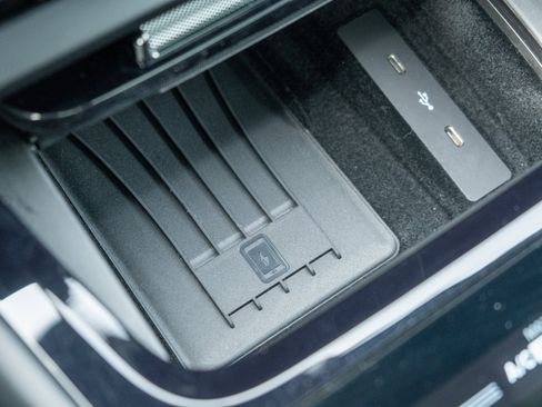 Certified 2025 Porsche Cayenne S image 27