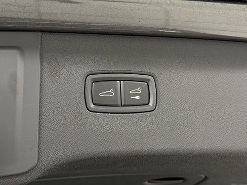 Certified 2025 Porsche Cayenne image 59