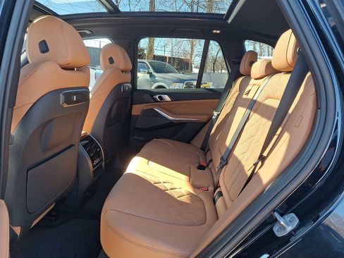 Certified 2025 BMW X5 xDrive50e w/ M Sport Package image 10