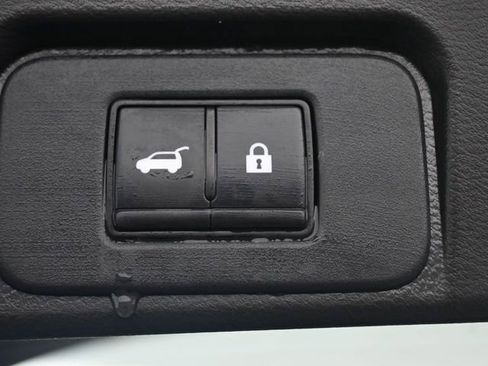 Used 2023 Nissan Rogue SL w/ SL Premium Package image 25