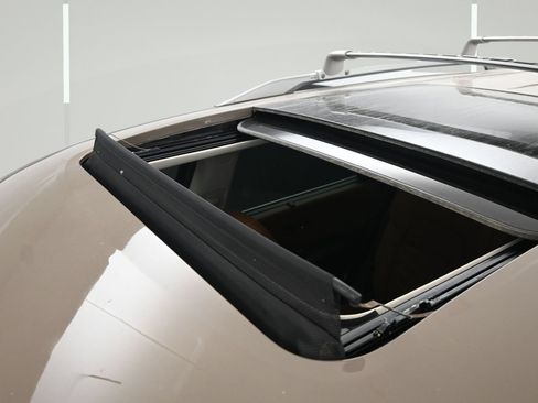 Certified 2024 Nissan Pathfinder Platinum FWD image 23