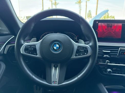 Used 2023 BMW 530e w/ Executive Package image 18