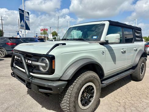Used 2021 Ford Bronco Outer Banks w/ Sasquatch Package AWD/4WD image 9
