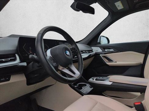 Used 2023 BMW X1 xDrive28i w/ Premium Package image 10