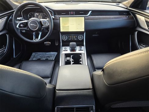 Used 2022 Jaguar XF R-Dynamic SE image 20