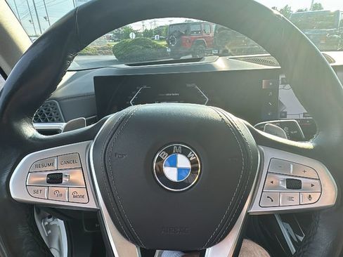 Used 2023 BMW X7 xDrive40i AWD/4WD image 16
