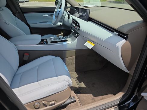 New 2026 Genesis GV70 2.5T Advanced AWD/4WD image 33