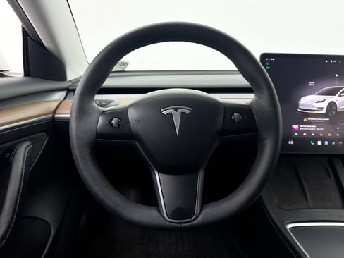 Used 2023 Tesla Model 3 Standard Range RWD image 3