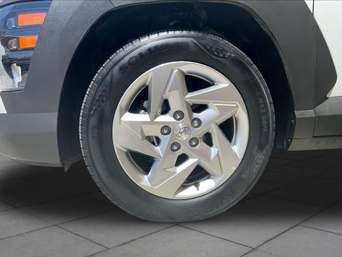 Certified 2025 Hyundai Kona SE FWD image 10