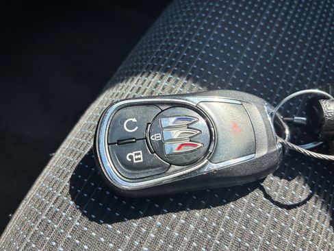 Used 2025 Buick Envista Preferred image 24