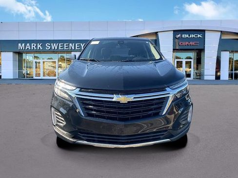 Used 2023 Chevrolet Equinox LT image 3