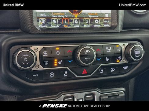 Used 2020 Jeep Wrangler Unlimited Sahara AWD/4WD image 11
