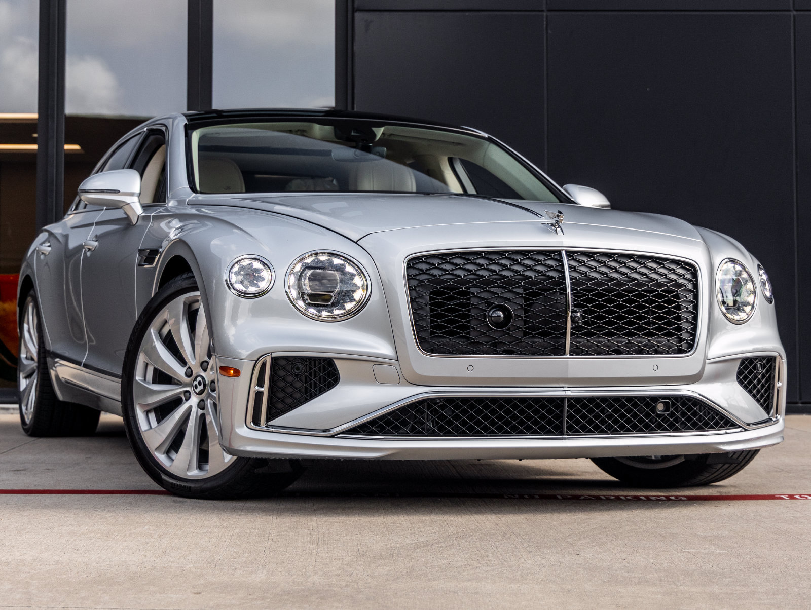 Used 2026 Bentley Flying Spur V8 AWD/4WD image 2