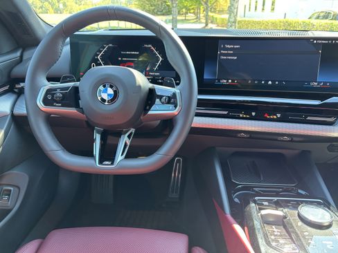 Certified 2025 BMW 530i xDrive w/ M Sport Package image 31