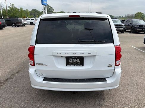 Used 2018 Dodge Grand Caravan SXT FWD image 14