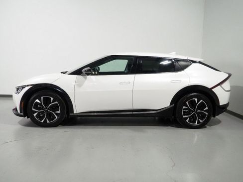 Used 2024 Kia EV6 Wind w/ Wind Technology Package AWD/4WD image 8