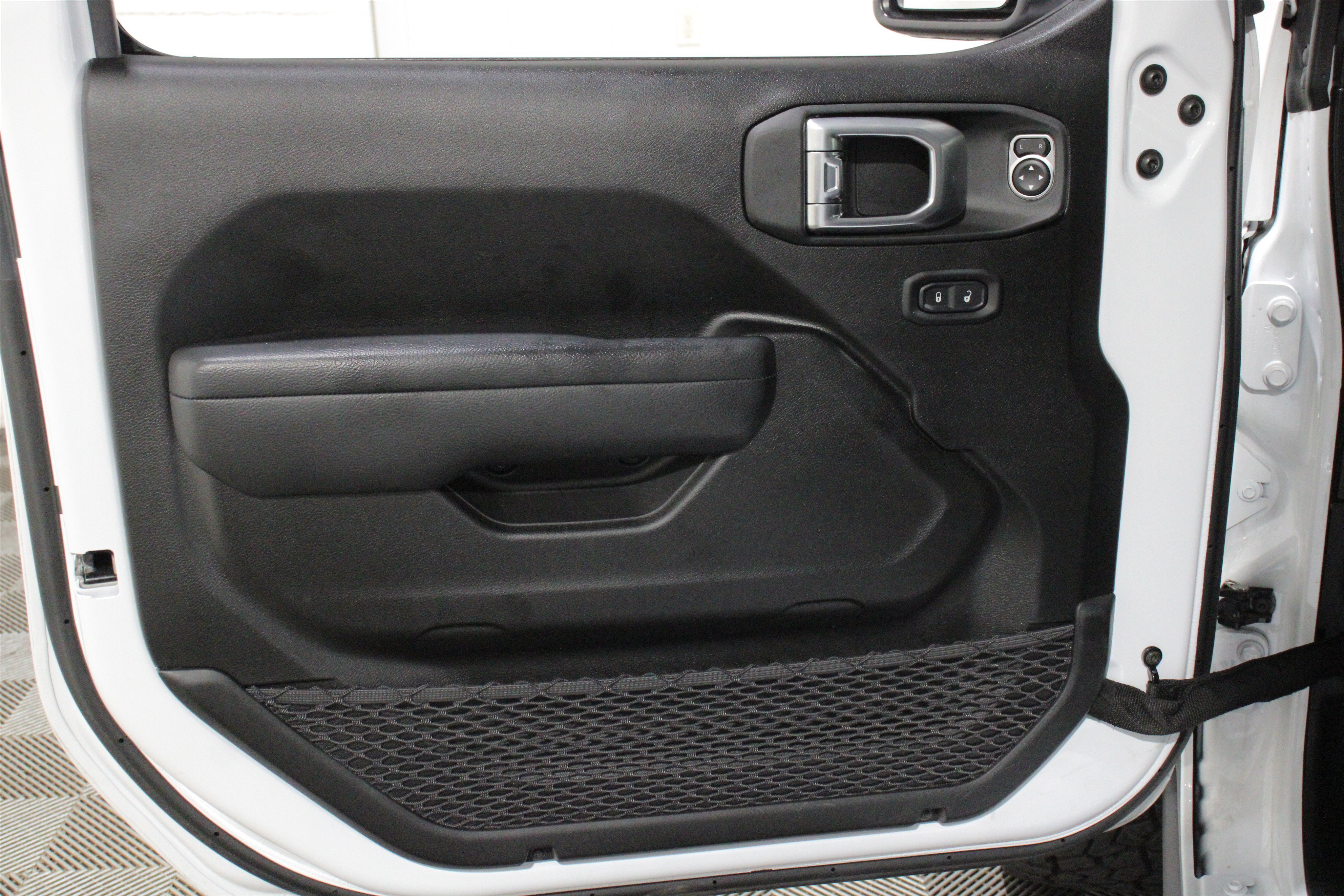 Used 2026 Jeep Gladiator Rubicon w/ Steel Power Dome Hood Package AWD/4WD image 6