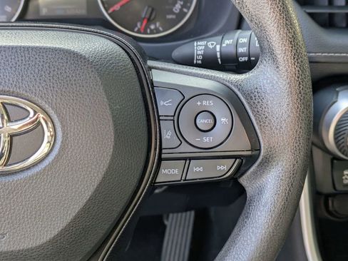 Used 2021 Toyota RAV4 XLE image 21