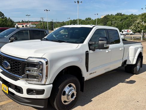 New 2026 Ford F350 Platinum AWD/4WD image 4