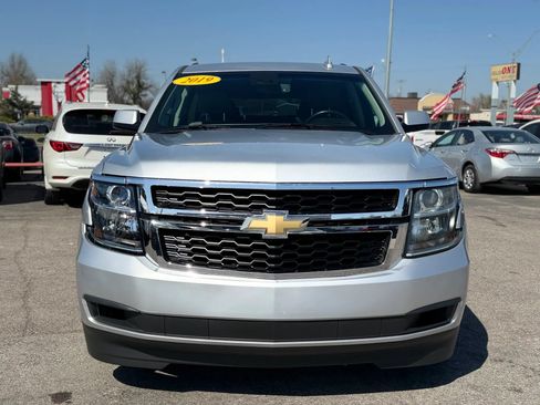 Used 2019 Chevrolet Suburban LT RWD image 12