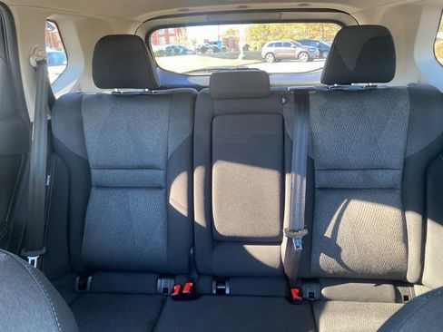 Used 2024 Nissan Rogue SV image 26