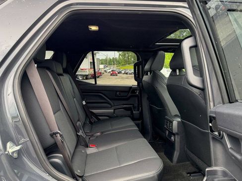 Used 2025 Toyota 4Runner 4WD image 14