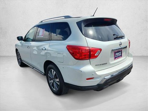 Used 2017 Nissan Pathfinder SV AWD/4WD image 3