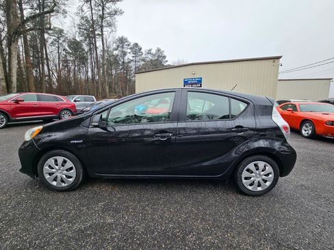 Used 2014 Toyota Prius C Two image 4