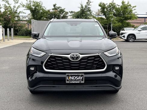 Used 2023 Toyota Highlander XLE FWD image 5