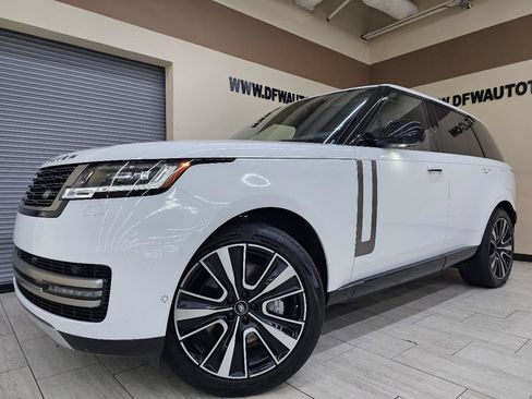 Used 2025 Land Rover Range Rover SE AWD/4WD image 1