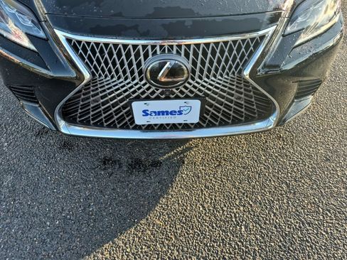 Used 2018 Lexus LS 500 w/ Luxury Package RWD image 9