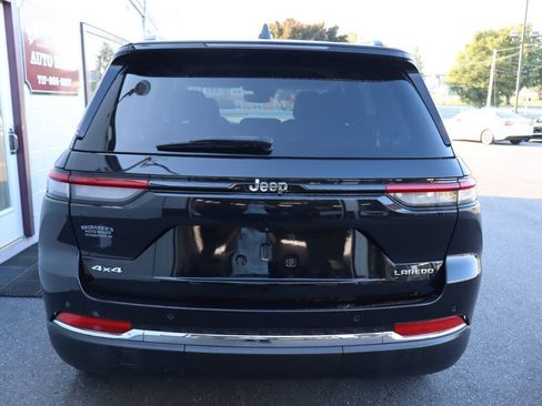 Used 2023 Jeep Grand Cherokee Laredo w/ Luxury Tech Group I AWD/4WD image 3