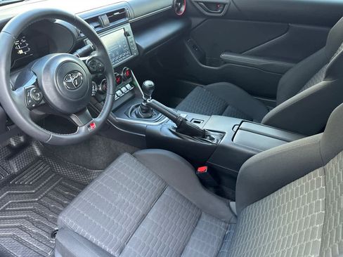 Used 2024 Toyota GR86 image 11