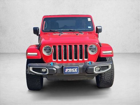 Used 2022 Jeep Wrangler Unlimited Sahara AWD/4WD image 2