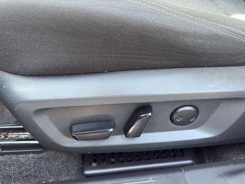 Used 2023 Nissan Rogue SV image 14