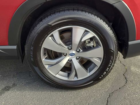 Used 2024 Subaru Ascent Premium w/ Convenience Package image 16