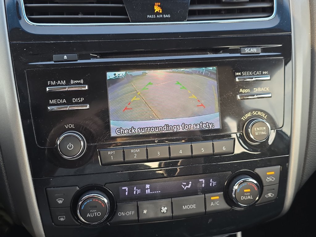 Used 2014 Nissan Altima 2.5 SL w/ Moonroof Package FWD image 28