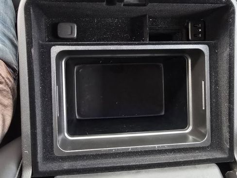 Used 2020 Cadillac Escalade Platinum AWD/4WD image 35