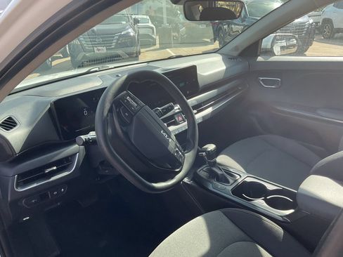 Used 2025 Kia K4 FWD image 11