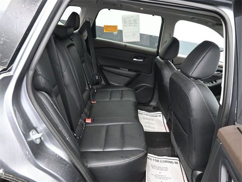 Used 2023 Nissan Rogue SL w/ SL Premium Package image 8