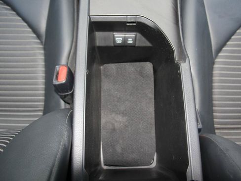 Used 2022 Toyota Camry SE FWD image 19