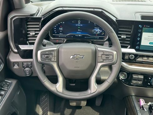 Used 2025 Chevrolet Silverado 1500 LT Trail Boss w/ Convenience Package II AWD/4WD image 21