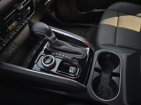 Used 2024 GMC Canyon Elevation w/ Elevation Premium Package image 21