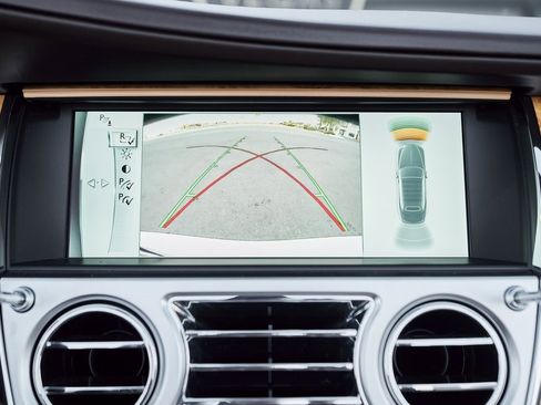 Used 2017 Rolls-Royce Dawn image 65