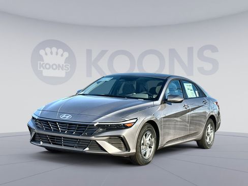 New 2026 Hyundai Elantra SE image 1