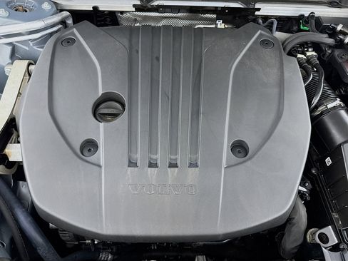 Used 2022 Volvo XC60 B5 Inscription w/ Advanced Package image 38