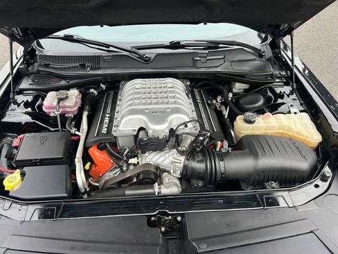 Used 2015 Dodge Challenger SRT Hellcat image 30