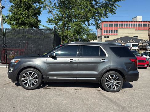 Used 2017 Ford Explorer Platinum AWD/4WD image 6